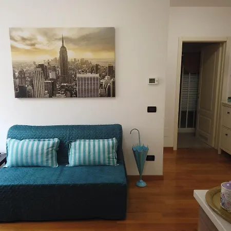 Magenta Centre Economy Apartment Genoa Exterior photo