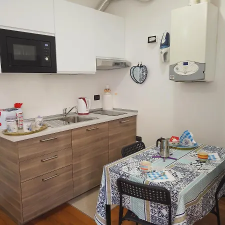 Magenta Centre Economy Apartment Genoa Exterior photo