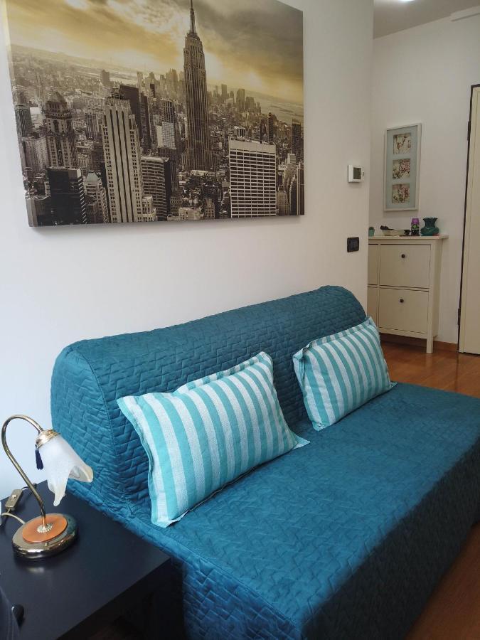 Magenta Centre Economy Apartment